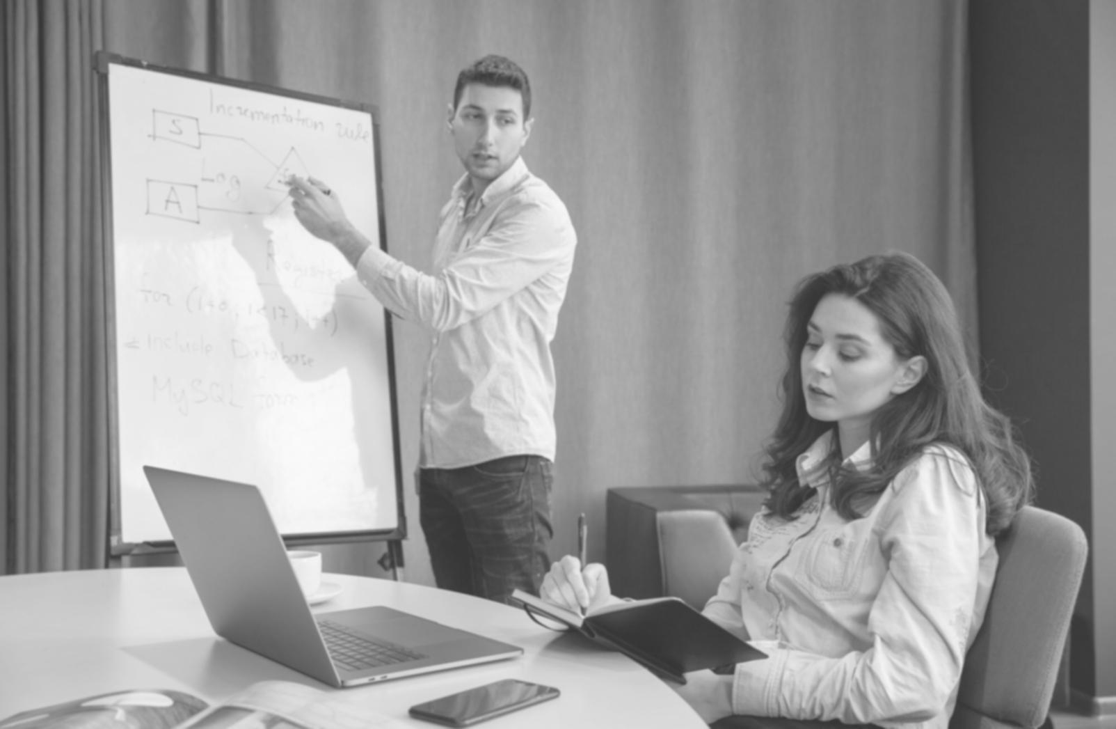 Séance de formation avec outils d'analyse financière